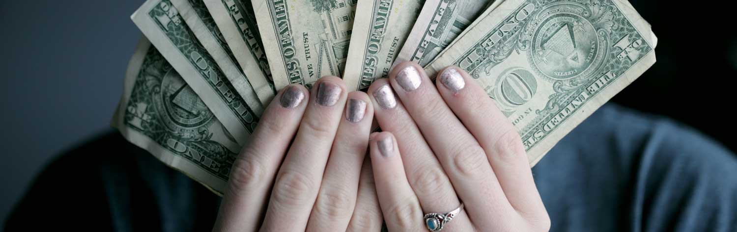Average hourly wage in US will be compared to the hourly wage in Mexico