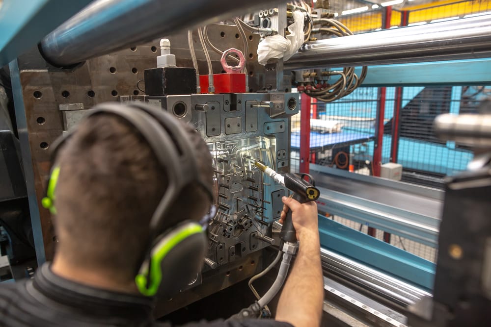 The low risk way to expand plastics manufacturing into Mexico