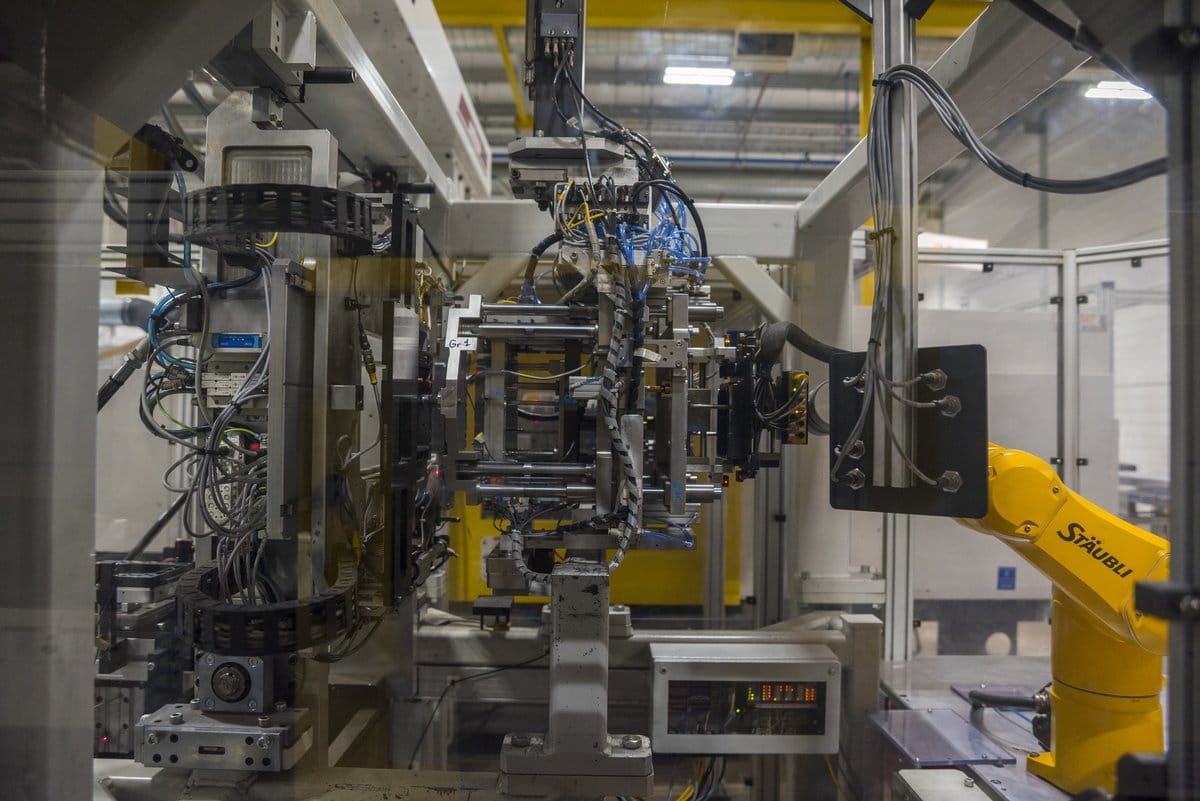 Automated robotic precision-tooling cell at a Tetakawi Manufacturing Campus in Mexico | Tetakawi