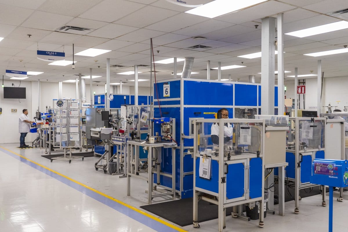 Automated cleanroom manufacturing cell producing medical devices at a Tetakawi Manufacturing Campus in Mexico | Tetakawi