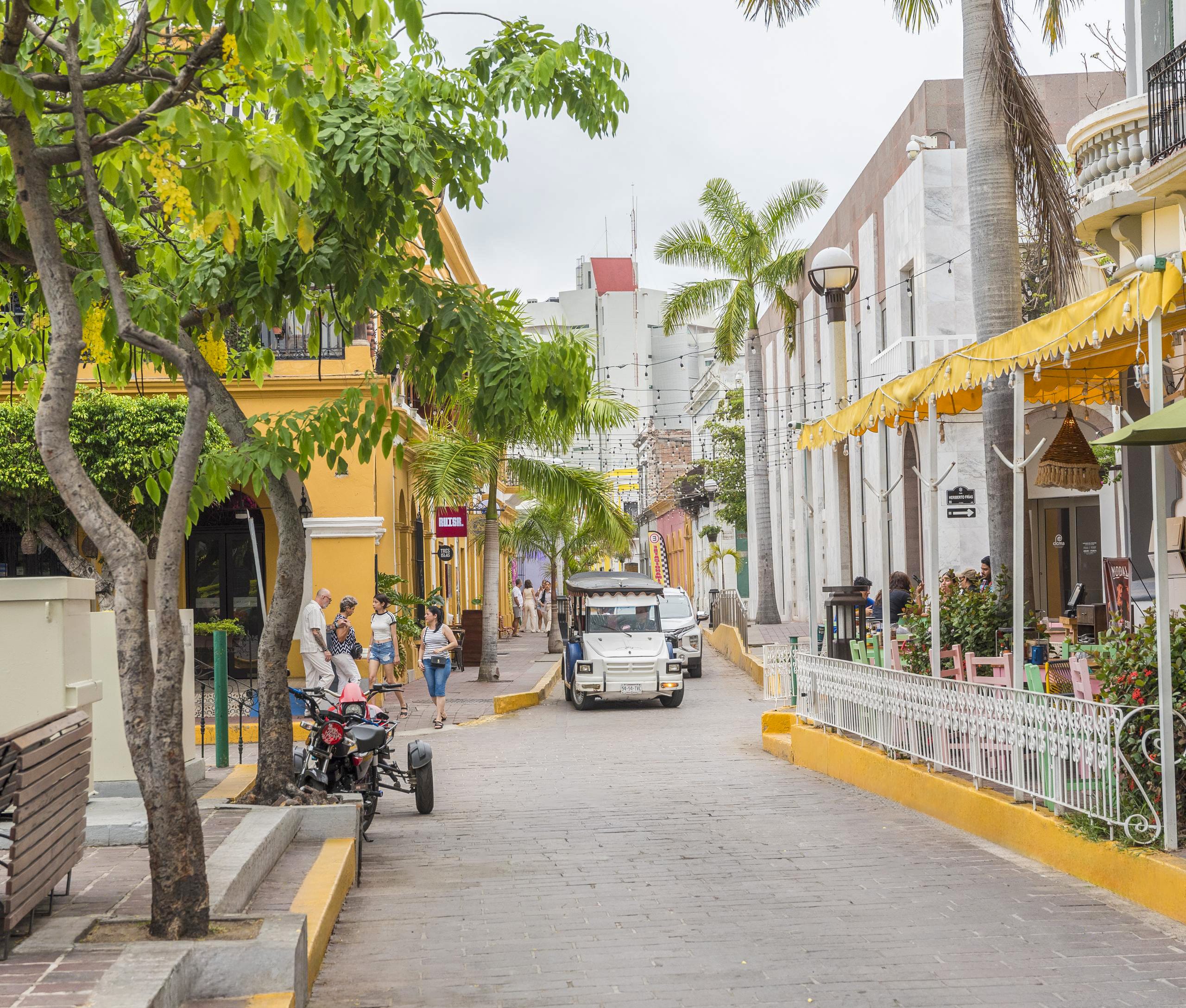 Street scene in the historic center of Mazatlán