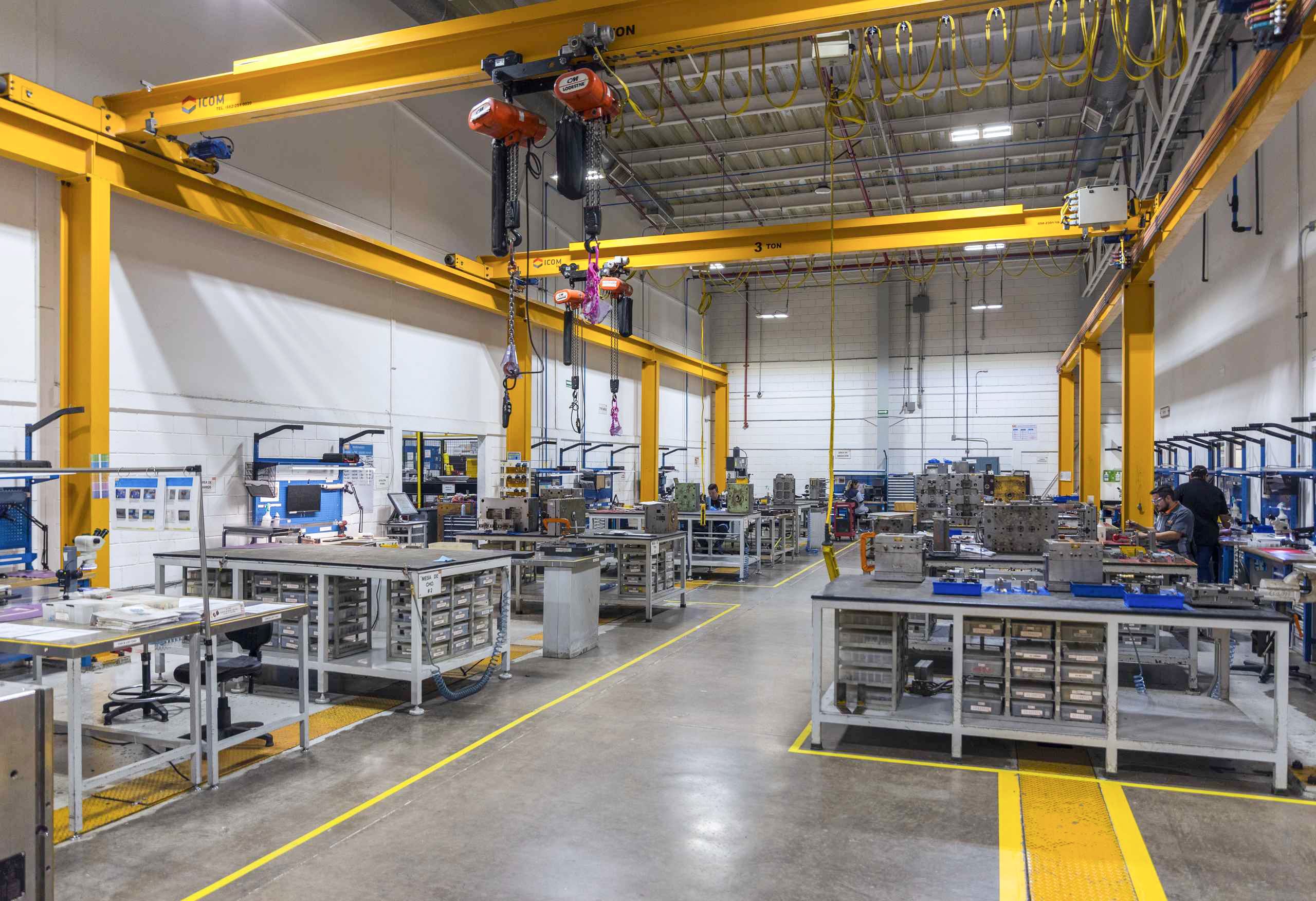 Precision tooling shop floor with overhead cranes and workbenches at TE Connectivity's Bella Vista Campus in Empalme, Mexico | Tetakawi